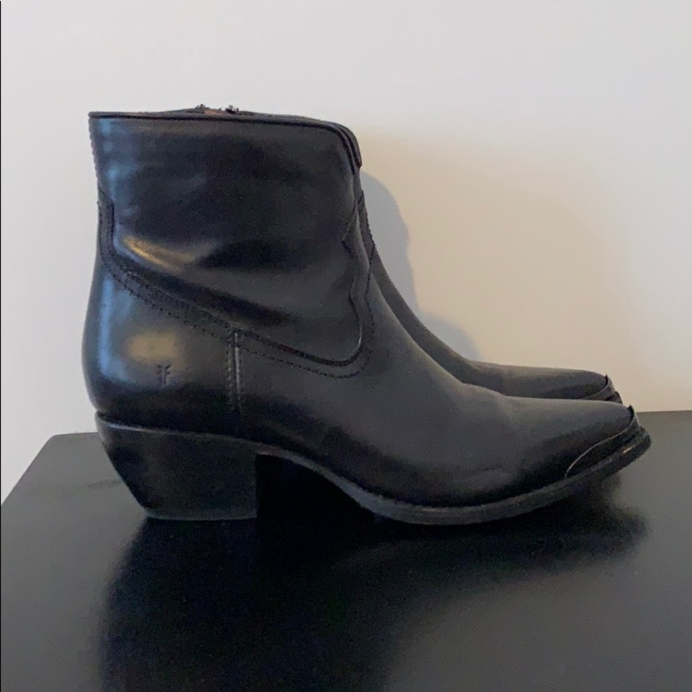 BRAND NEW Frye Boots! Never worn!